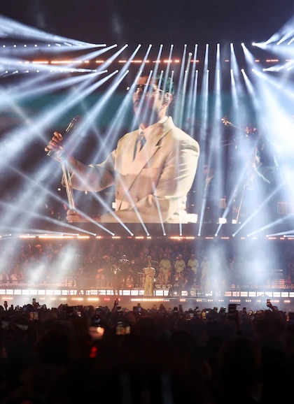 Bad Bunny celebra a la Virgen de Guadalupe en su tercer concierto en México y fans cantan “La Guadalupana”