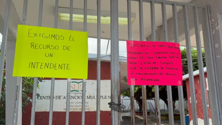 Toman padres instalaciones del CAM en Escuinapa, exigen aulas y conserje